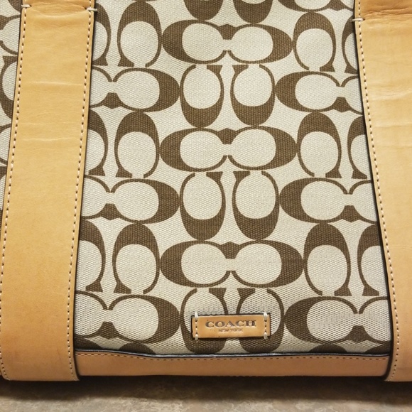 Coach purse - Picture 3 of 4
